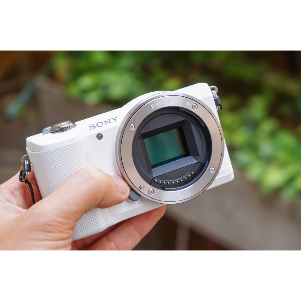 Máy ảnh Sony alpha A5000 kèm ống kính 95% - đủ phụ kiện