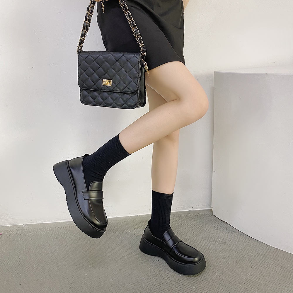 Giày ulzzang đế bằng mũi tròn mã 131