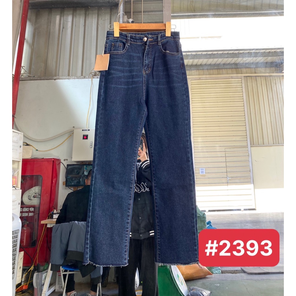Quần jean xanh đậm cắt gấu SV166