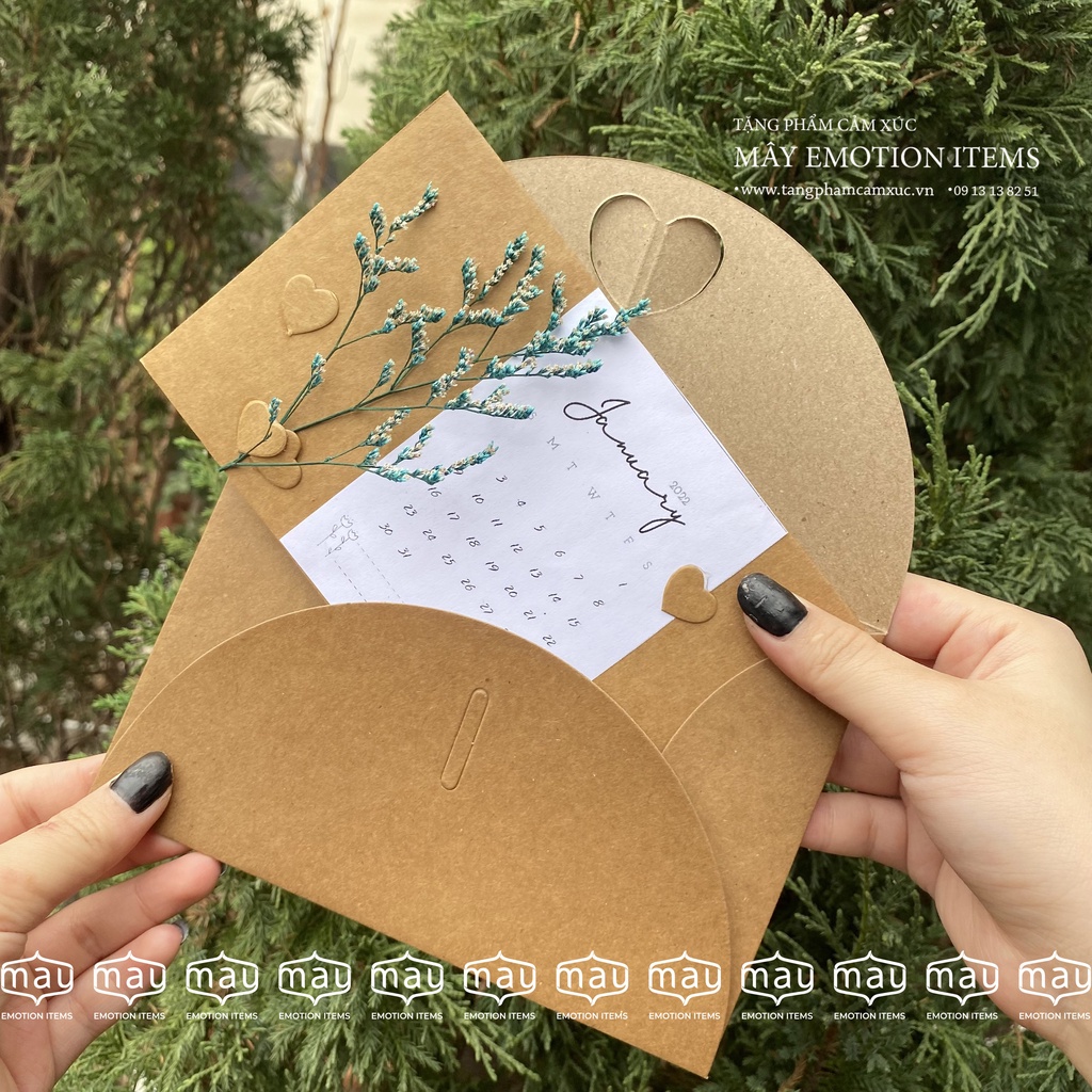 thiệp hoa khô in lịch kraft, handmade, thiệp note ngày đặc biệt, hoa baby màu ngẫu nhiên