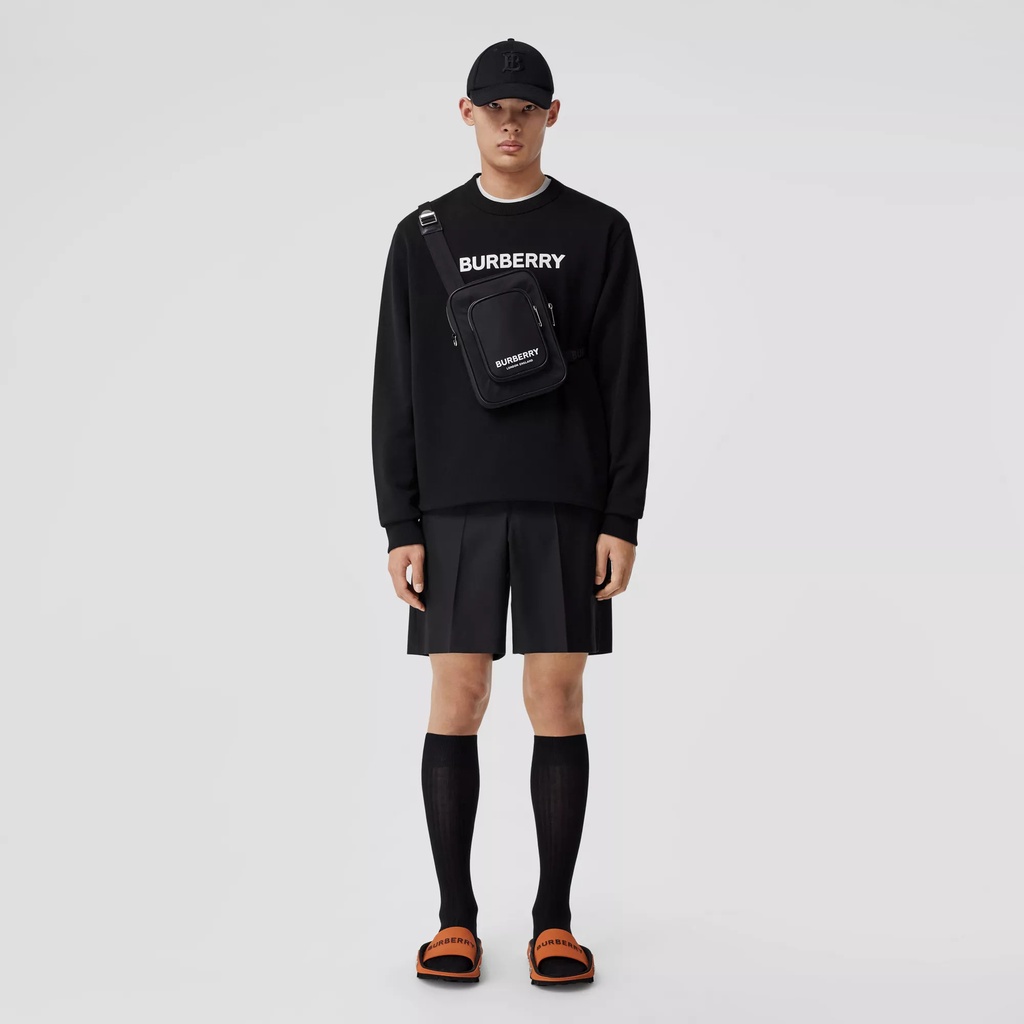 Áo sweater đen dài tay vải thu đông co giãn mềm mịn Black Tee dành cho nam nữ