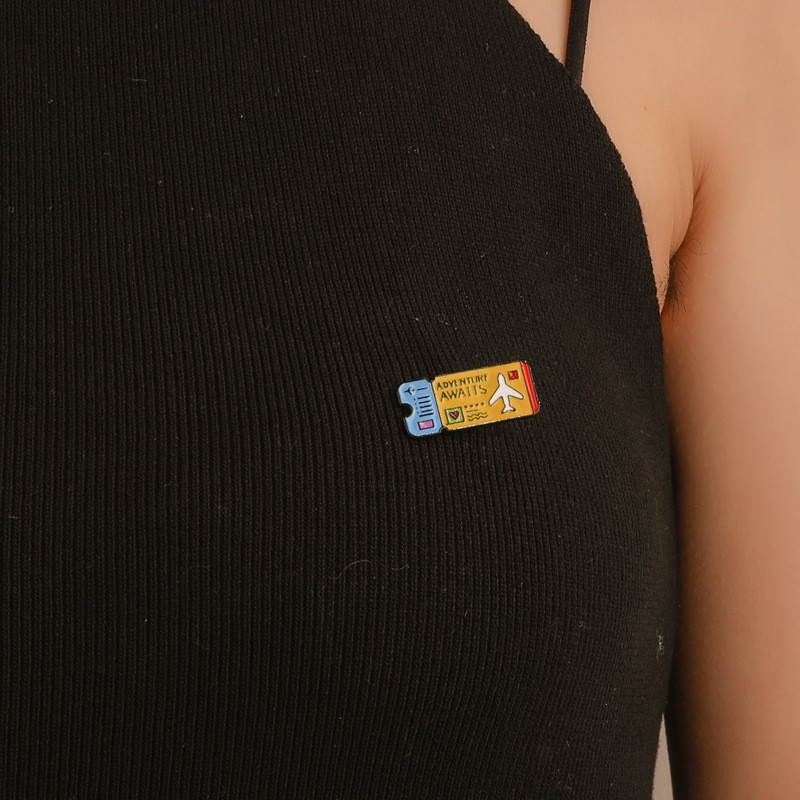 Ghim Cài Áo Hình Vé Máy Bay Thiết Kế Độc Đáo