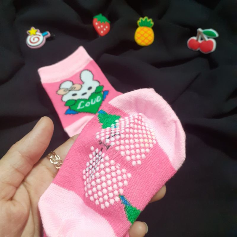 Vớ cotton hình thỏ đế chống trượt cho bé dưới 2 tuổi