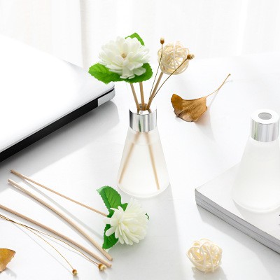 Lọ hoa tinh dầu khuếch tán làm thơm phòng tiện lợi