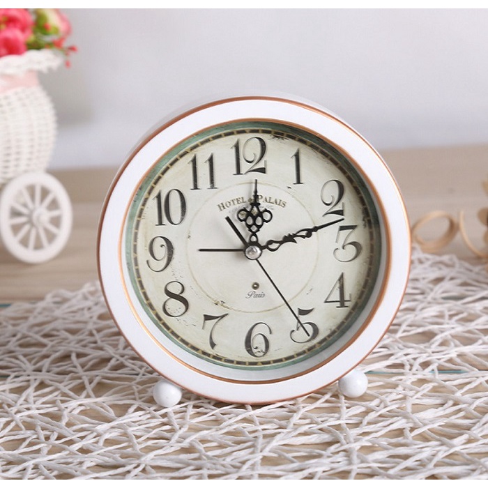 Đồng hồ cổ điển vintage để bàn, đường kính 13.5cm (N6TR)