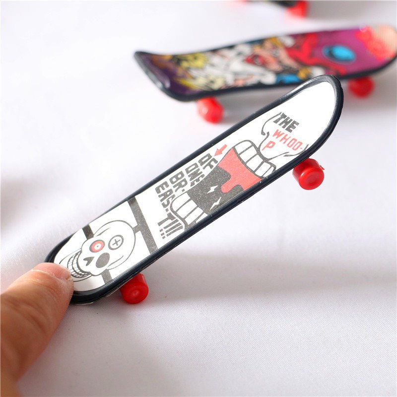 Charm (C176) slime/ Dụng Cụ Charm Trang Trí Hình Ván Trượt Skateboard (10 x 3 x 1.3 cm) - Mẫu Ngẫu Nhiên