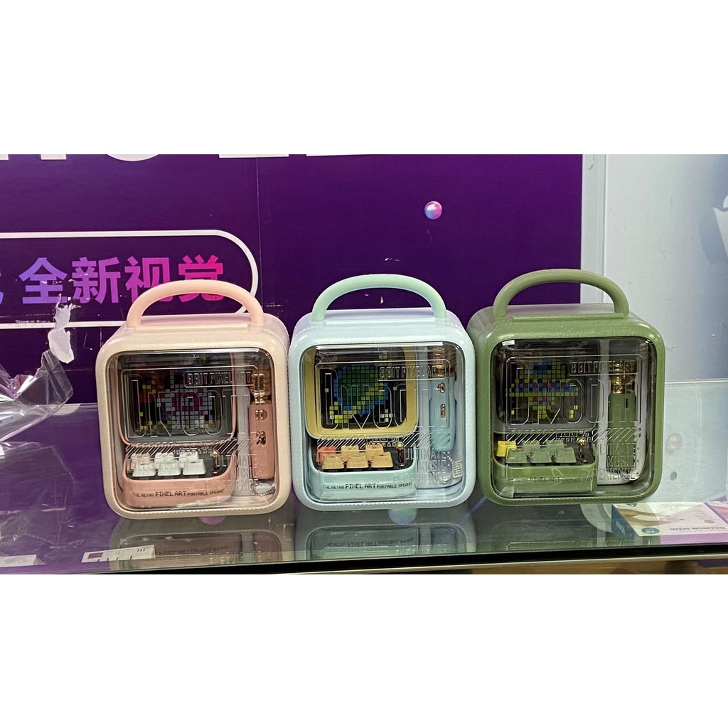 Loa Bluetooth Divoom MIC công suất 15W kết hợp micro karaoke và màn hình bàn phím