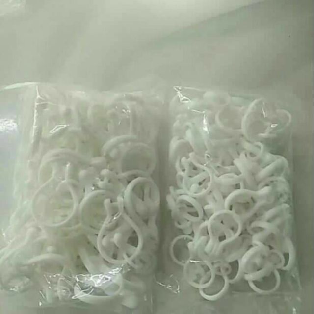 Móc nhựa treo ri đô