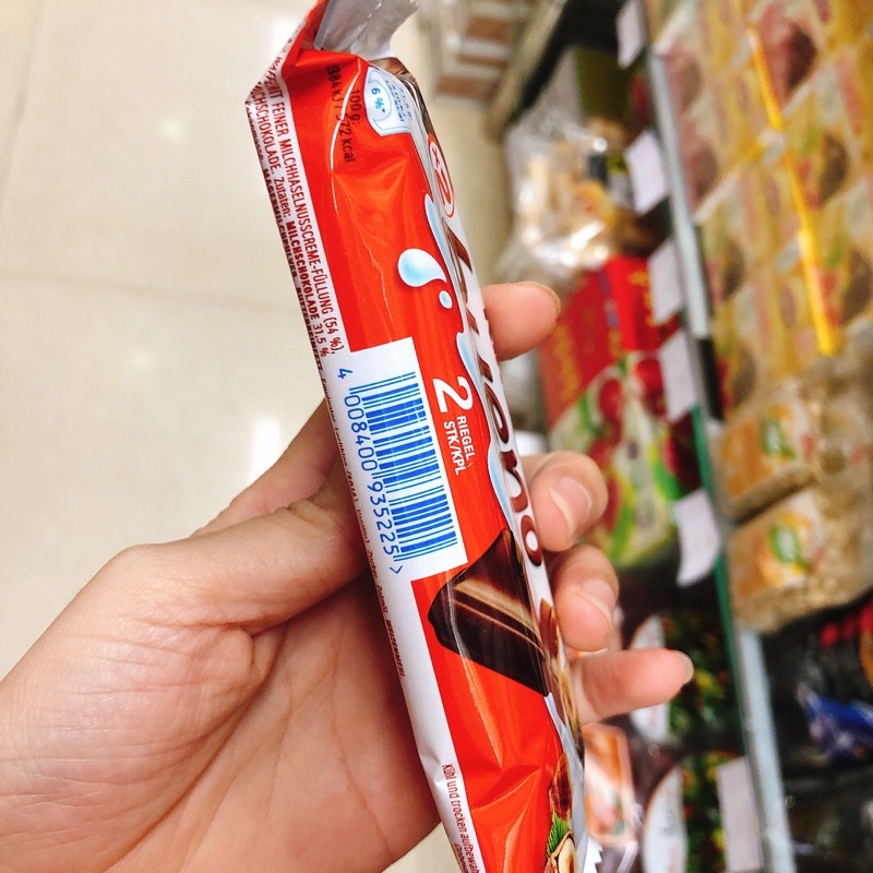 Socola kinder Bueno nhân sữa hạt dẻ 43g - Đức