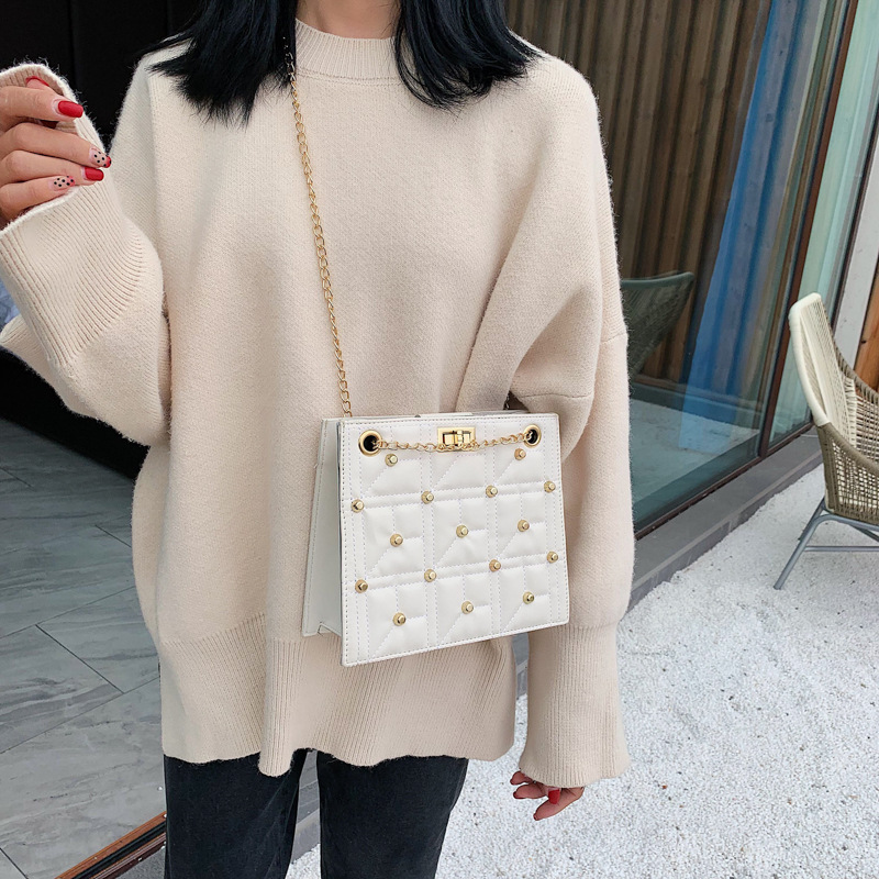 Túi xách đeo chéo vai thời trang dành cho bạn nữ