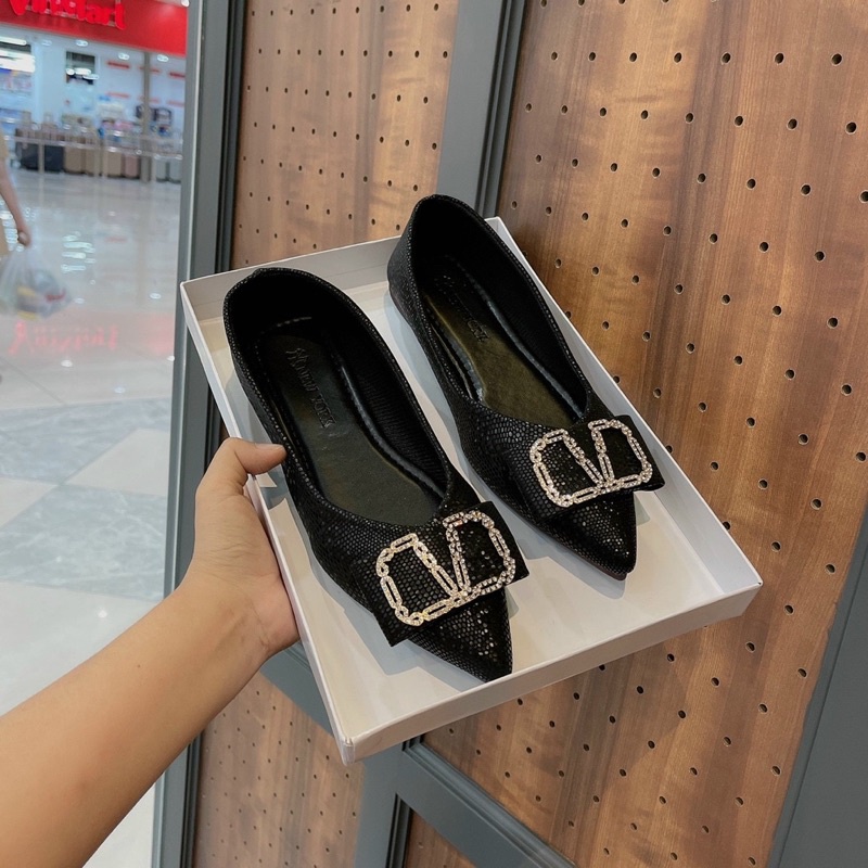 GIÀY BÚP BÊ MŨI NHỌN KHOÁ ĐÁ SIÊU XINH