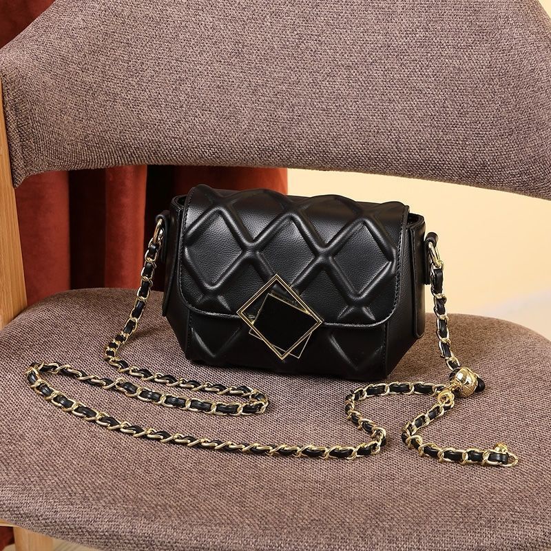 Túi đeo vai IELGY họa tiết hình thoi có dây xích mạ vàng bóng dễ phối đồ thời trang cho bạn gái