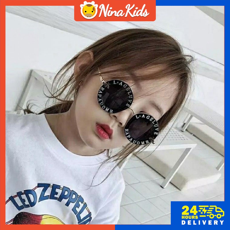 Kính mát  gọng in chữ cho bé 3-10 tuổi