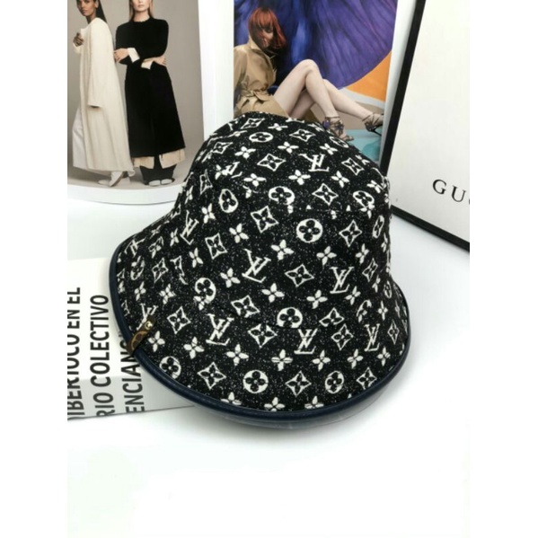 Sale Mũ cặp lưỡi trai, bucket L..V Quảng Châu