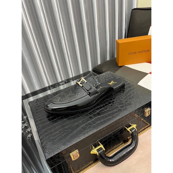 Giày sục nam cao cấp logo in nổi thương hiệu Louis Vuitton LV da thật