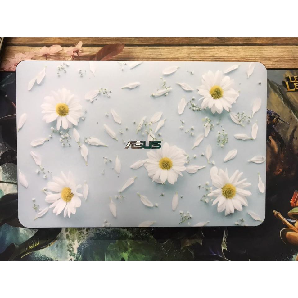 tấm dán lưng laptop hoa cúc