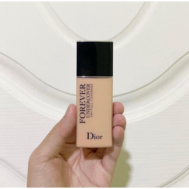 Kem nền Dior Forever Undercover
