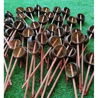 Gáo dừa múc nước thảo dược gội đầu dưỡng sinh (1 cái)