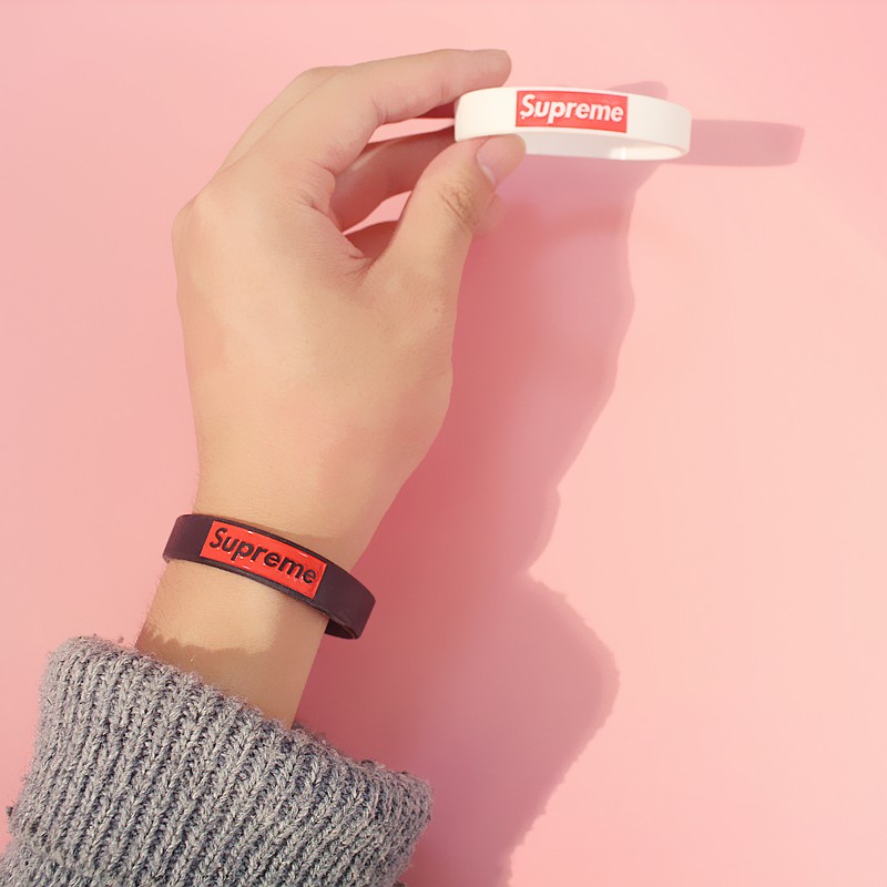 Vòng tay Supreme cá tính