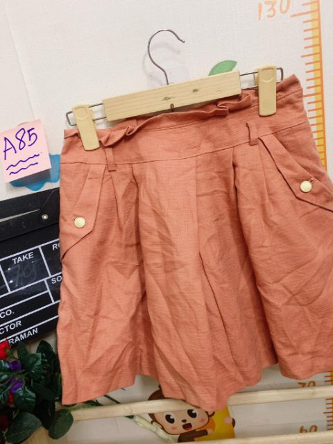 Quần váy màu carot . A85