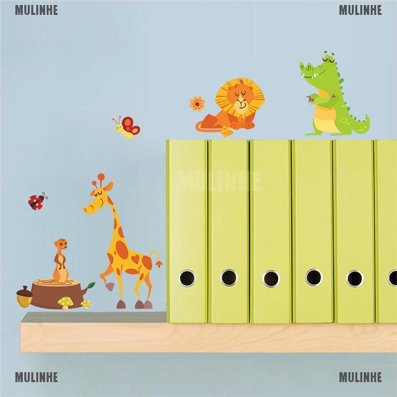 Decal Dán Tường Hình Khỉ Con Ngộ Nghĩnh