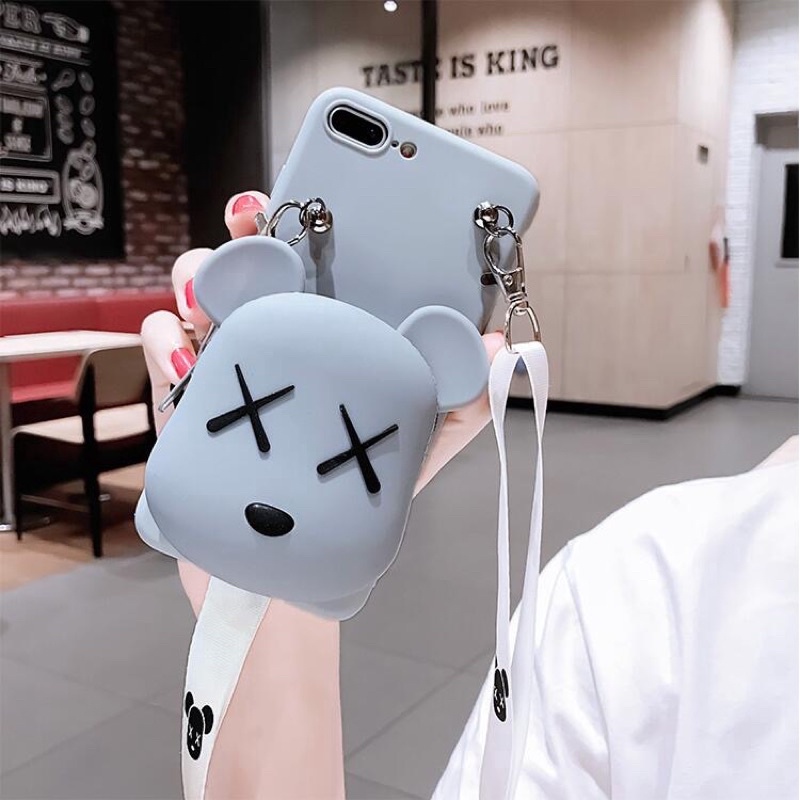 Ốp iPhone Xr/XsMax Silicon Dẻo Có Ví Hình Gấu Kaws Đựng Phụ Kiện Kèm Dây Đeo