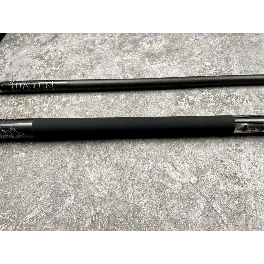 Cơ, Gậy Bida Gramax 2 Mạ Cacbon tay cầm đường kính vừa phải. Đánh chắc tay, không cong vênh - gomhang.vn