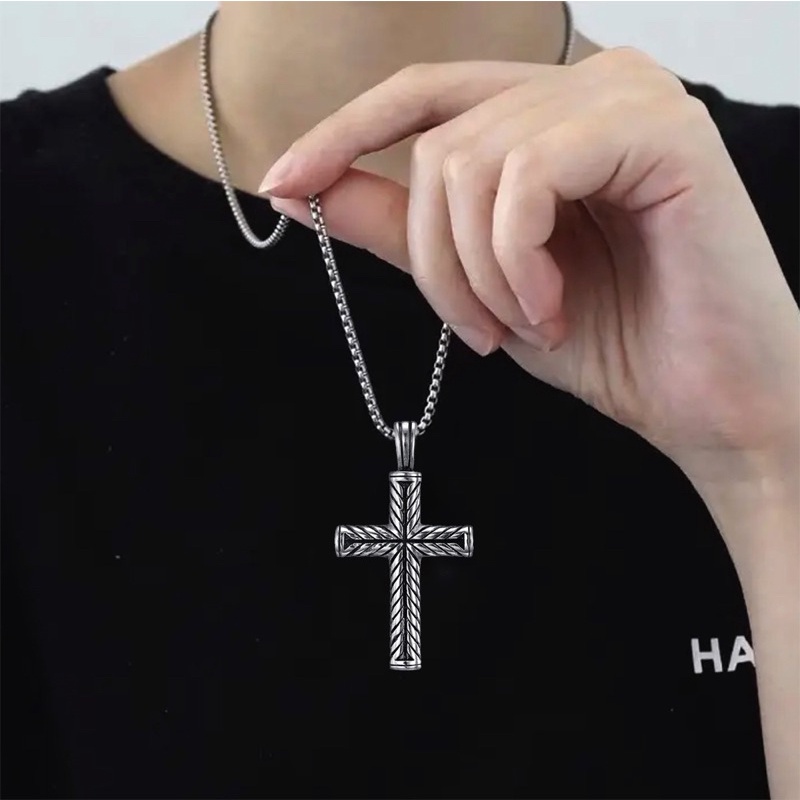 Dây chuyền hình chữ thập hoạ tiết titan cho nam và nữ (VC6).