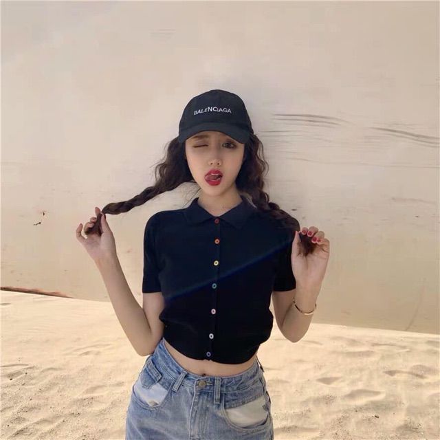 Áo croptop thun gân nút màu cá tính