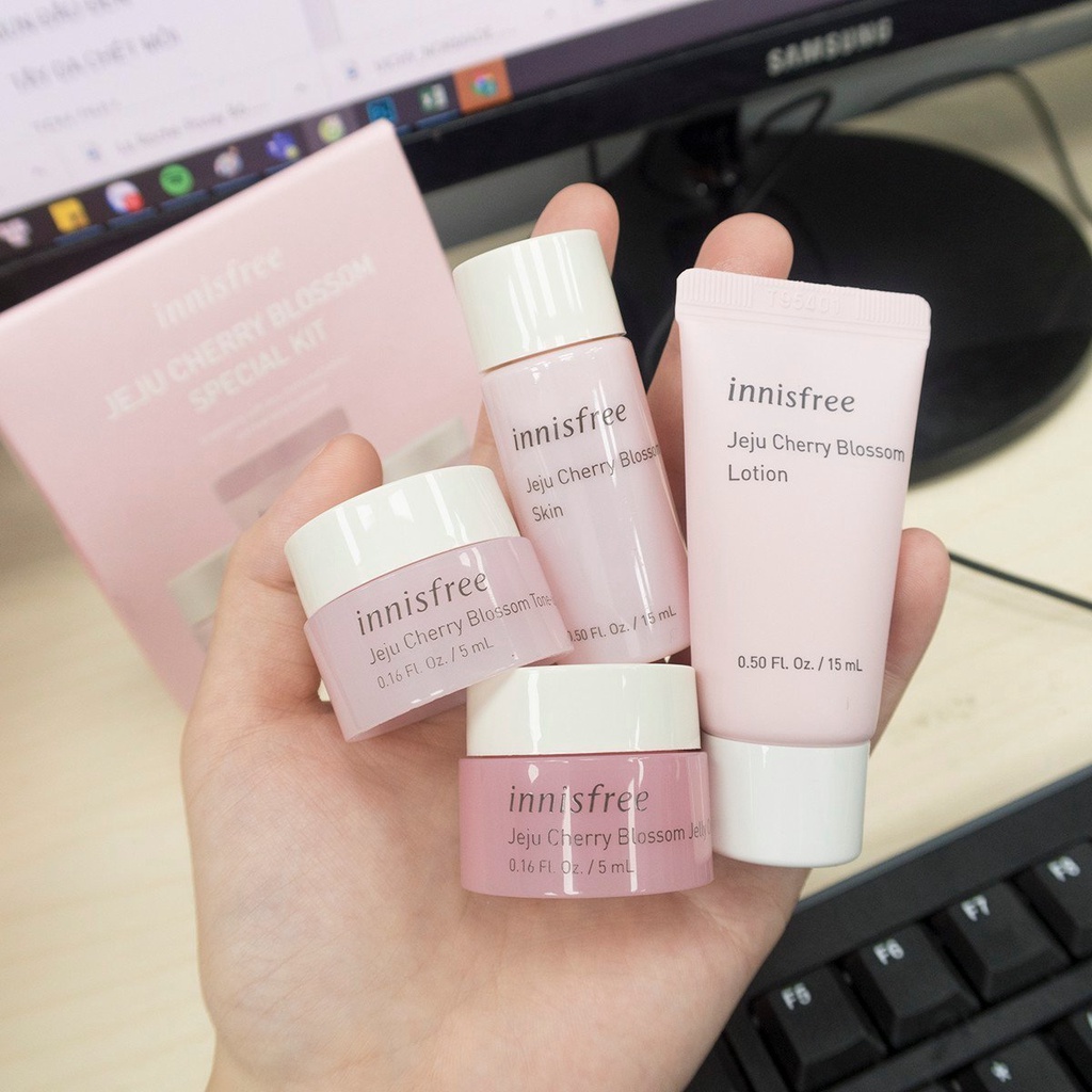 Set Mini 4 Món Innisfree Jeju Cherry Blossom Special Kit