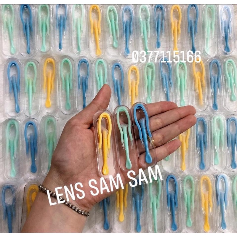 Bộ dụng cụ đeo lens ( gồm nhíp gấp + cây đeo)