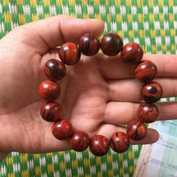 VONG TAY PHONG THỦY , VÒNG TAY GỖ SƯA ĐỎ 100% TỰ NHIÊN GIÚP GIA CHỦ PHÁT LỘC LÀM ĂN THUẬN LỢI | BigBuy360 - bigbuy360.vn