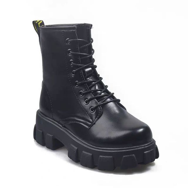 Giày Boots Ulzzang đế cao dày đẹp 5cm, 2 loại da đen lì và đen bóng.