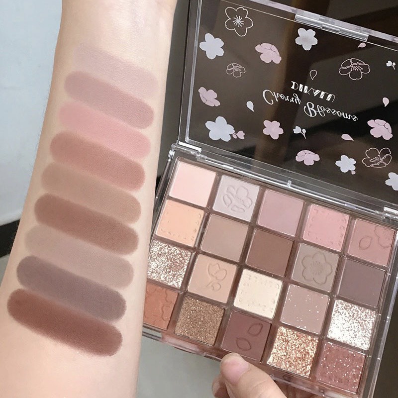 Bảng phấn mắt 20 ô màu HOLD LIVE DIKALU Evening Sakura Dance Eyeshadow Palette Holdlive DIKA10 HLIV84 HL548