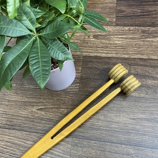 Cây đập và gãi lưng bằng gỗ thơm