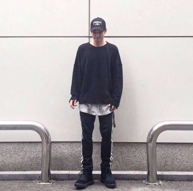 Áo Sweater Đen Trơn Nam Basic Form Rộng Hàn Quốc - MAYLANSTORE | BigBuy360 - bigbuy360.vn