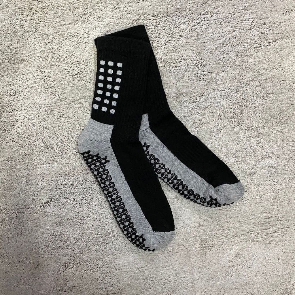 Tất đá bóng chống trượt trơn nam nữ ngắn