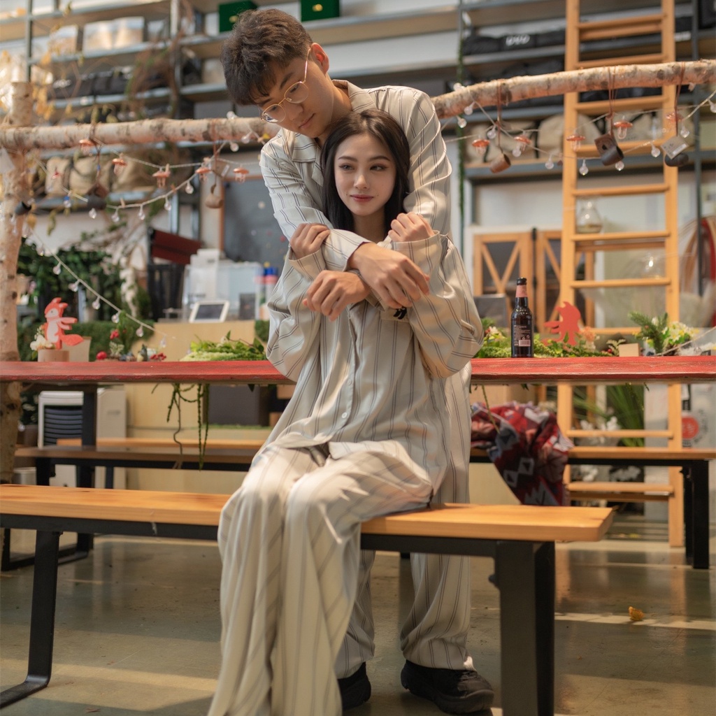 Đồ Ngủ Pijama Kẻ Sọc Lụa Mềm Bigbang Bộ Đồ Đôi Nam Nữ Mặc Thêu Hình Cún Mèo Chất Liệu Cao Cấp Phong Cách Đơn Giản