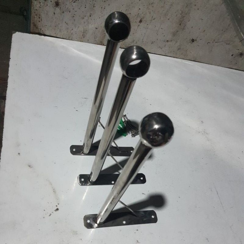 Bộ combo 3 bass  bắt tường ra 20cm/25cm/30cm , có chống ke chắc chắn, dùng để xỏ ống inox tròn phơi quần áo , đồ đạc  .