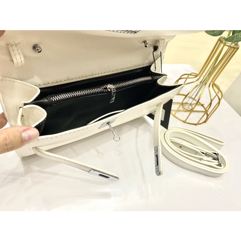 Clutch cầm tay kèm dây đeo chéo Quảng Châu