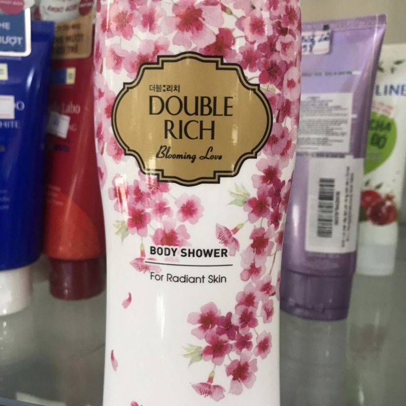 Sữa tắm hoa anh đào Double Rich Blooming Love 200g