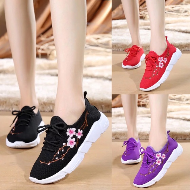 Giày Hoa Đào Rực Rỡ đón Tết 