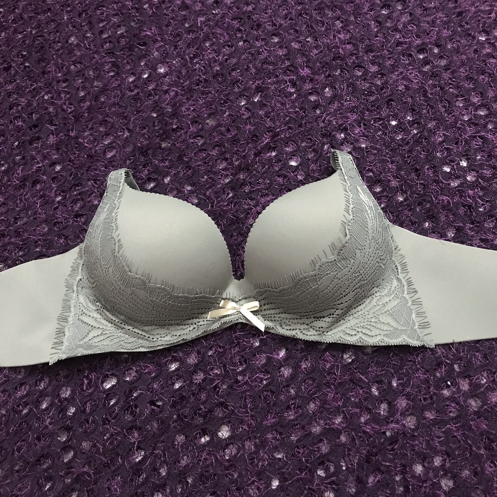 Áo Lót Nữ Su Đúc CXG Không Gọng Nâng Ngực Phối Ren A16