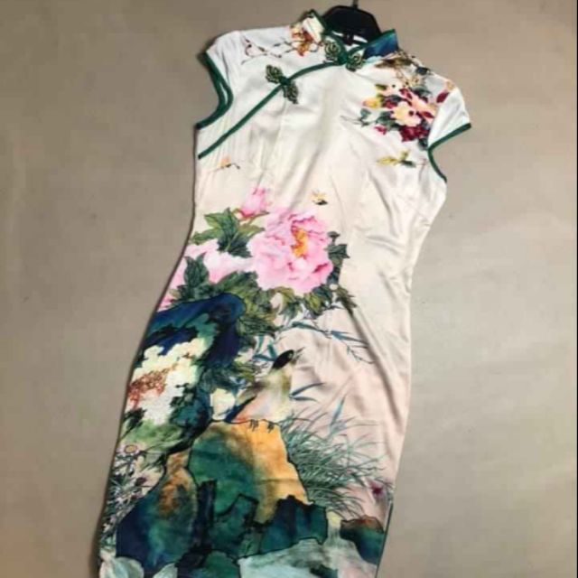 Váy sườn sám