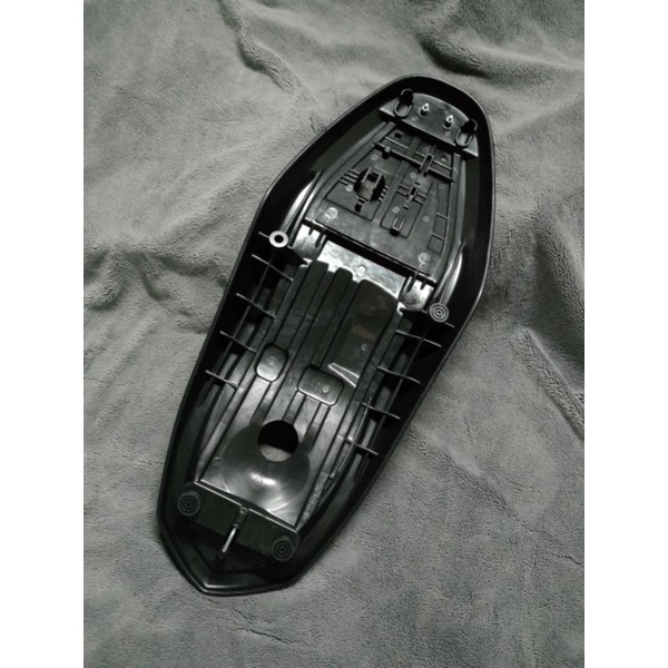 Đế nhựa Yên Xe Sirius FI loại tốt chống gãy bể