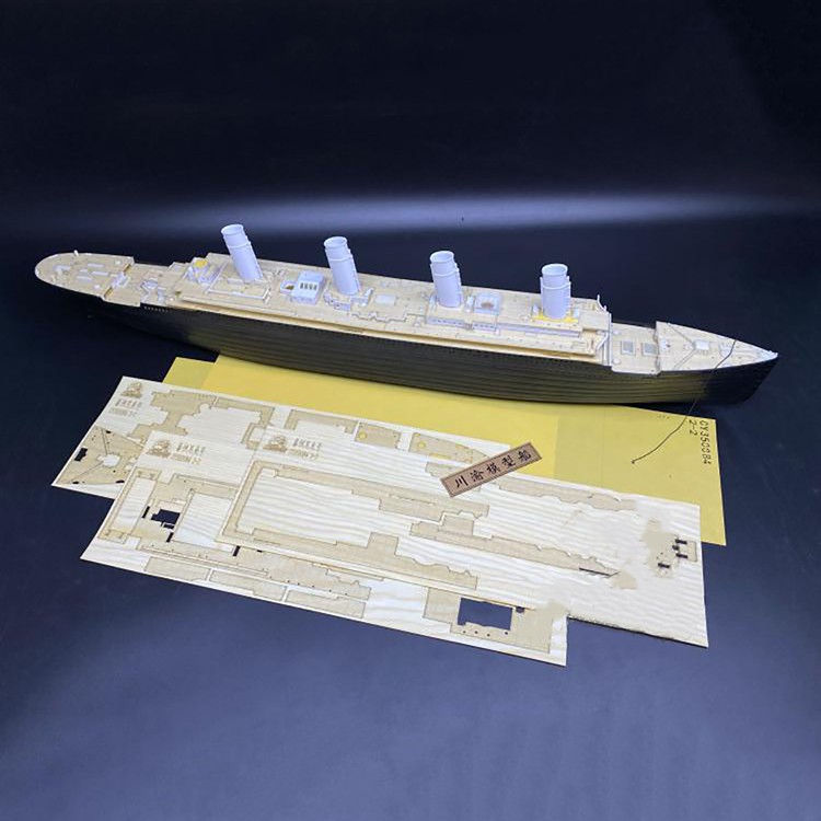 Tấm Gỗ Trang Trí Mô Hình Tàu Titanic Mini 11318 Tỉ Lệ 1 / 350