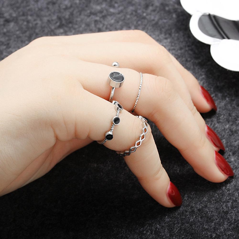 4 nhẫn thiết kế thời trang cá tính cho nữ