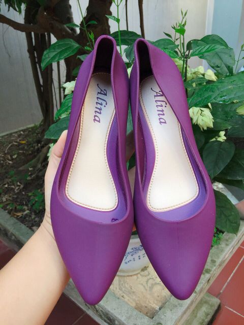 Giày nhựa đi mưa