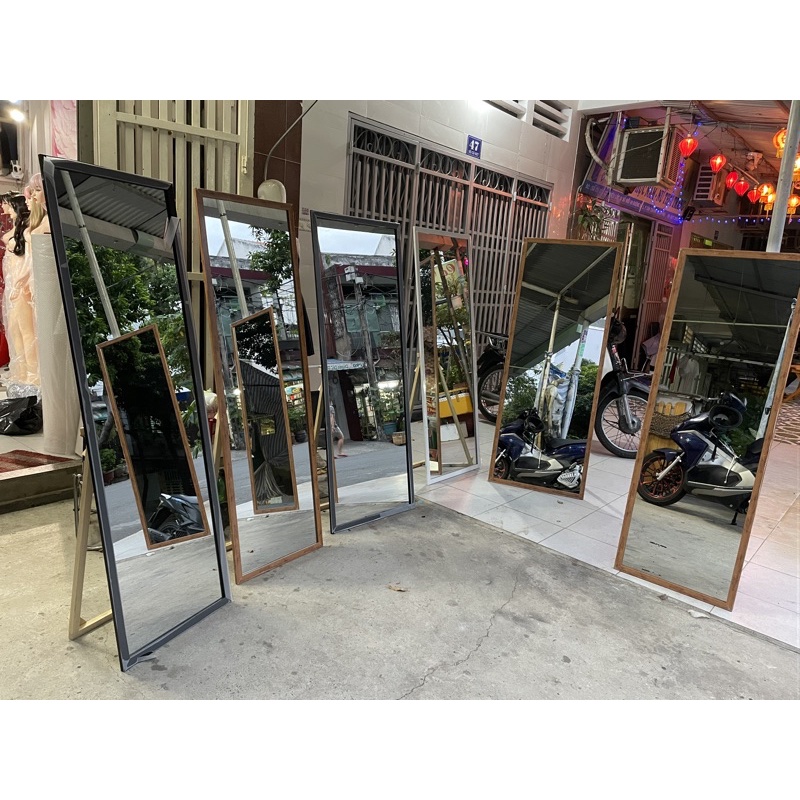 Gương soi toàn thân