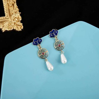 Bông tai cùng mới mẫu hoa tai của cổ trang và gỗ thông sẽ khiến bạn không thể rời mắt